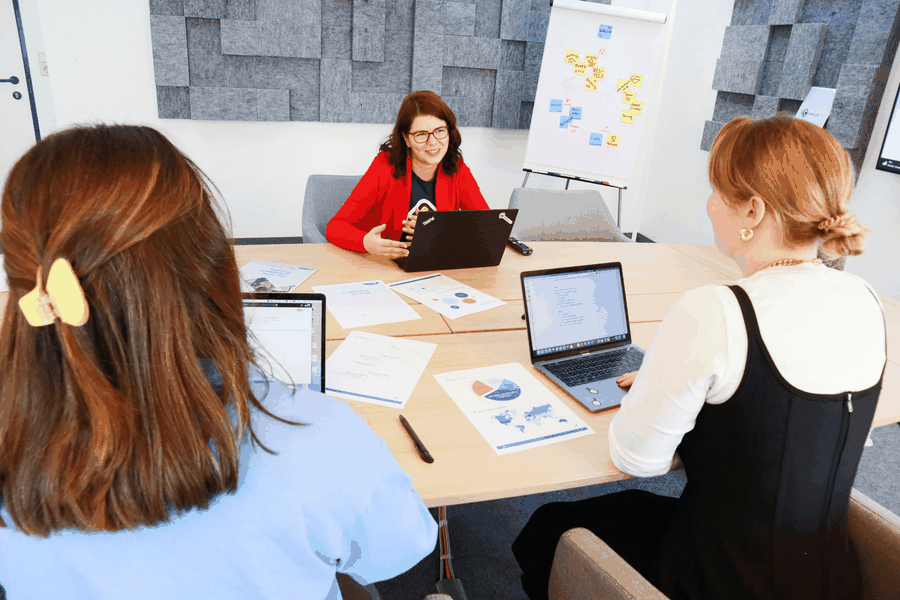 analytics dashboard, performance metrics, ROI tracking, intellectual assets growth, financial outcomes